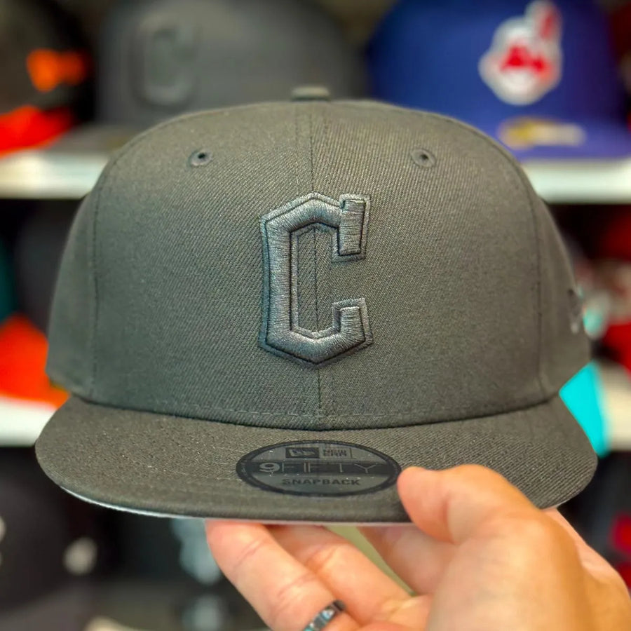 New Era Washington Commanders All Black 9FIFTY Snapback - Product Image