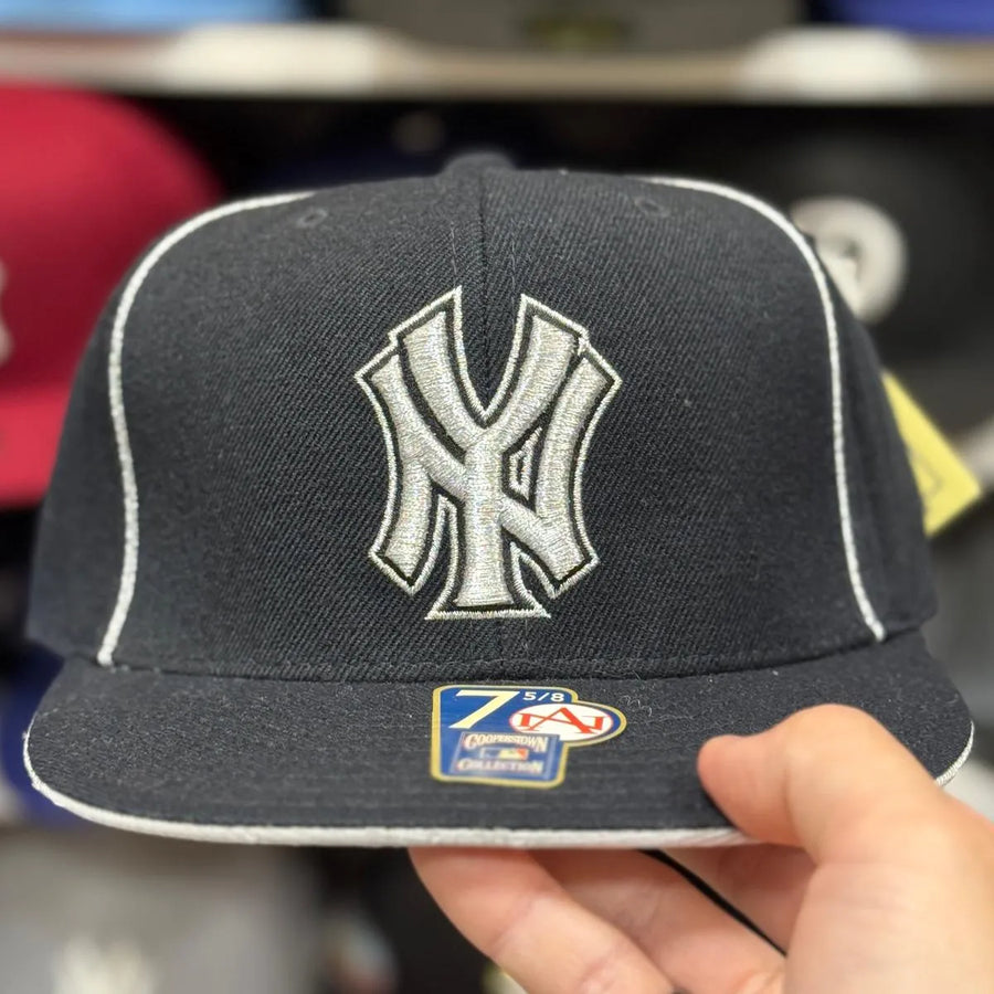 New York Yankees Black American Needle Fitted Hat - Product Image
