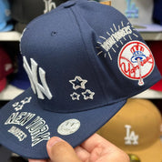 New York Yankees 'Celebratory Patch' Navy/White Mitchell & Ness Snapback - Product Image