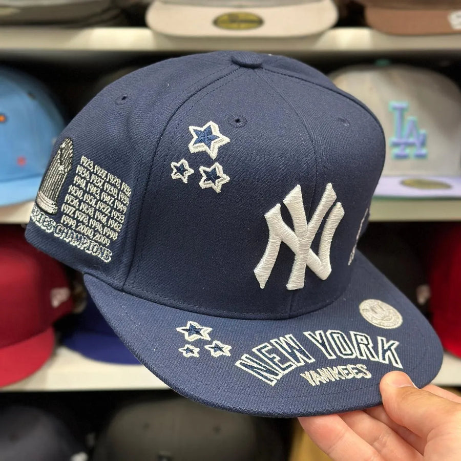 New York Yankees 'Celebratory Patch' Navy/White Mitchell & Ness Snapback - Product Image