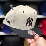 New York Yankees Creme/Black Mitchell & Ness Snapback