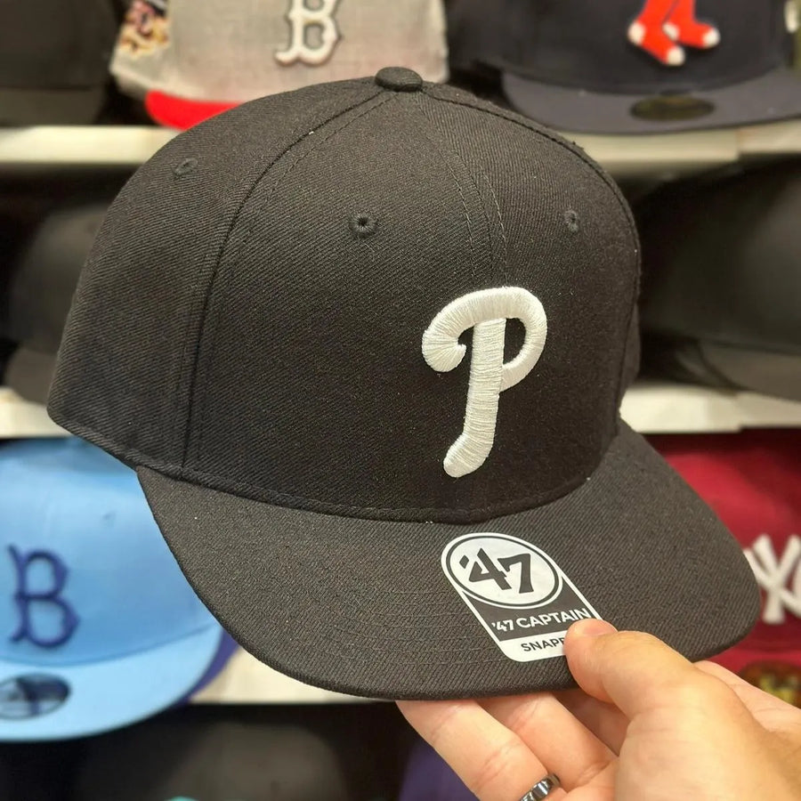Philadelphia Phillies Black/White '47 Brand Snapback - Product Image