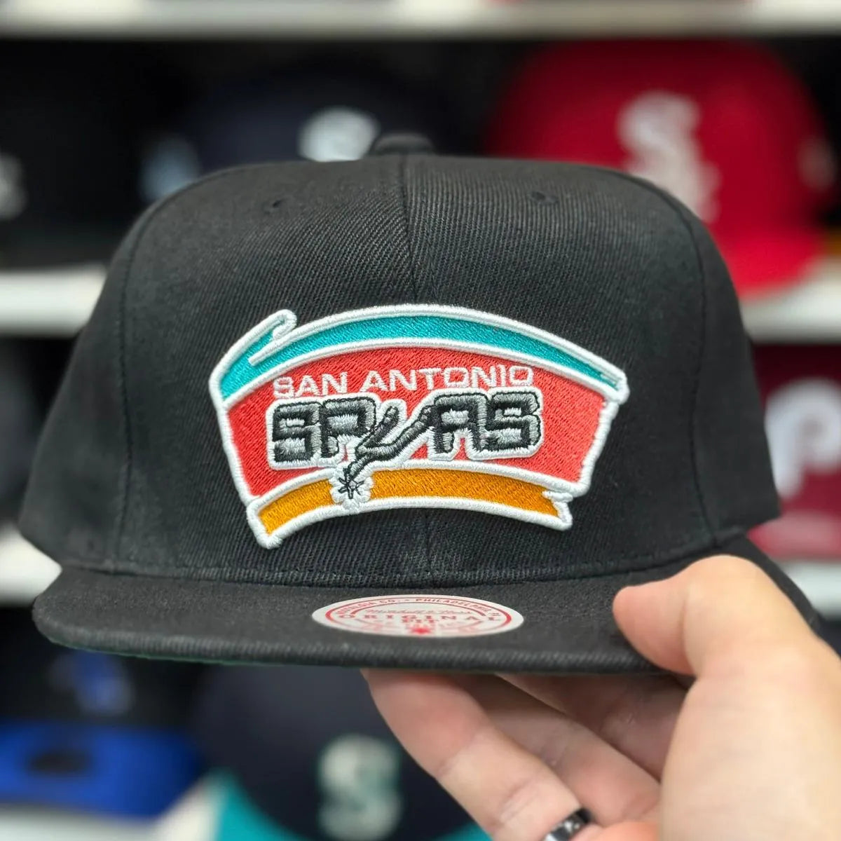 San Antonio Spurs Black Mitchell & Ness Snapback - Product Image