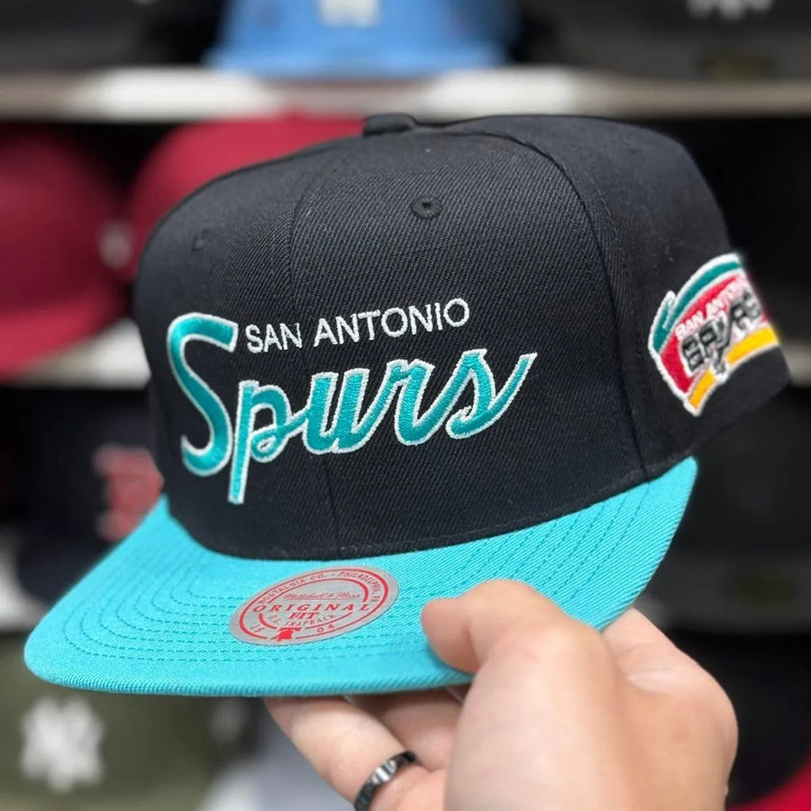 San Antonio Spurs Black/Turquoise Mitchell & Ness Snapback - Product Image