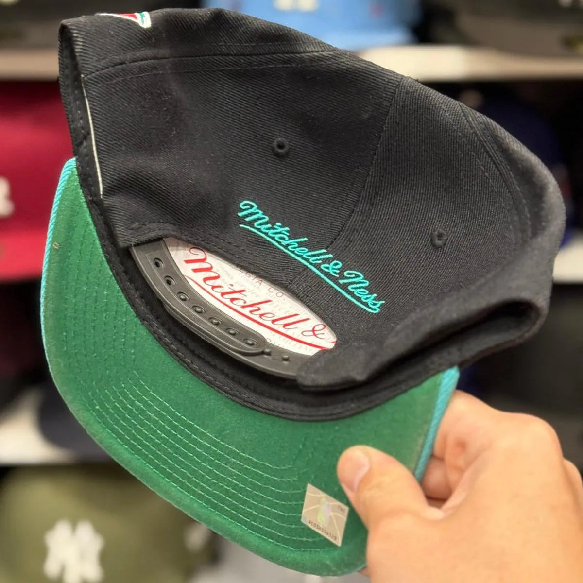 San Antonio Spurs Black/Turquoise Mitchell & Ness Snapback - Product Image