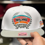 San Antonio Spurs White/Silver '47 Brand Snapback - Product Image
