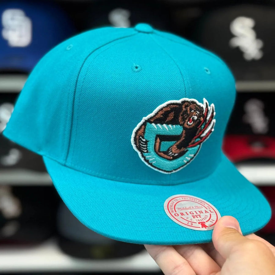 Vancouver Grizzlies Teal Mitchell & Ness Snapback - Product Image