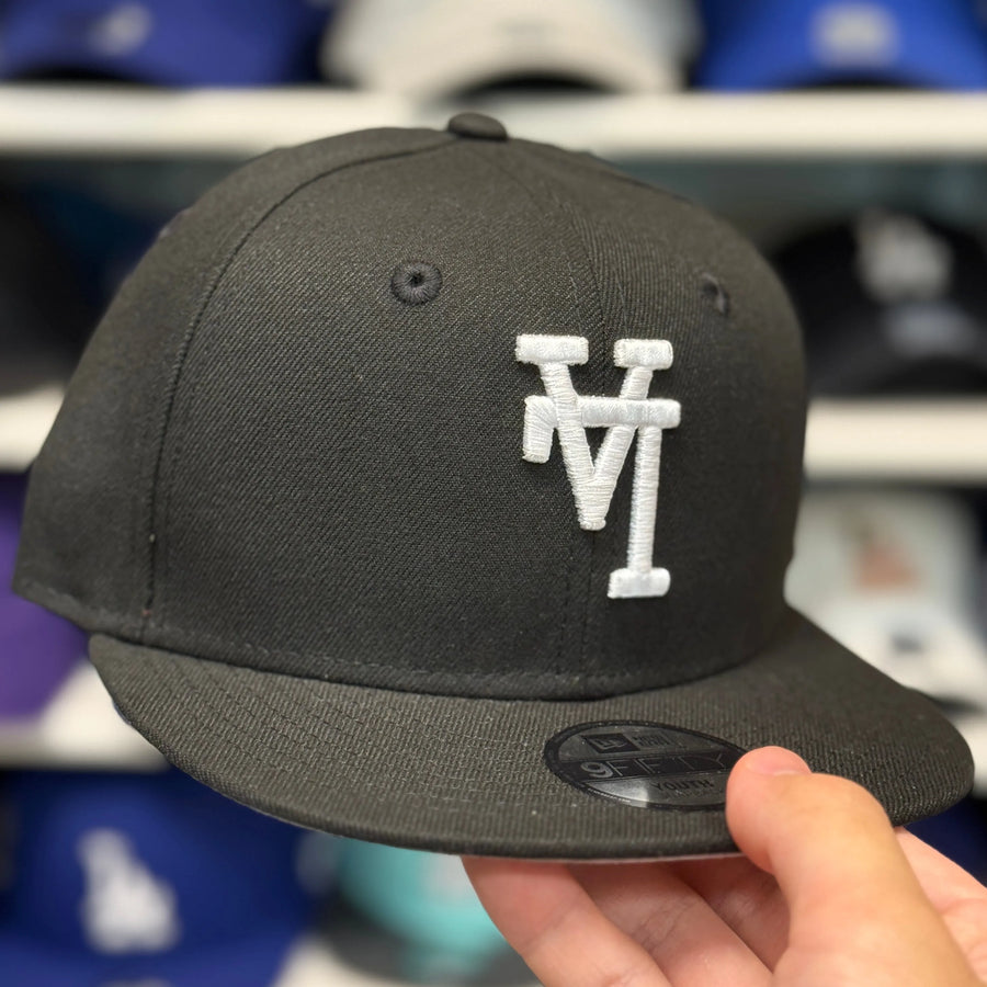Youth New Era Los Angeles Dodgers 'Upside Down Logo' Black 9FIFTY Snapback - Product Image